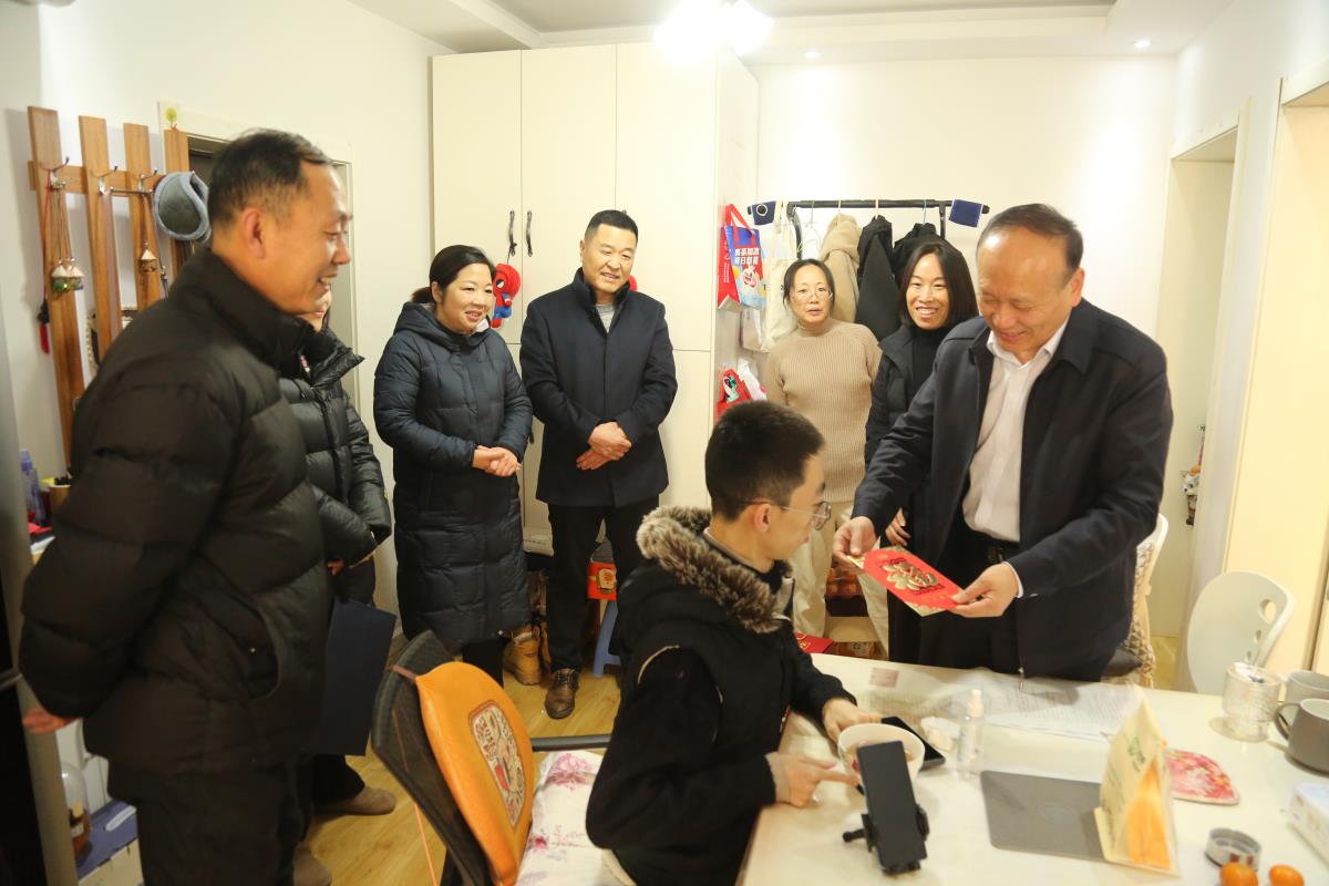 米兰（中国）纪委书记张兴林开展送温暖